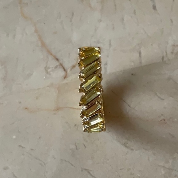 ZIRCONIA INLAID GOLD RING - Picture 8 of 8